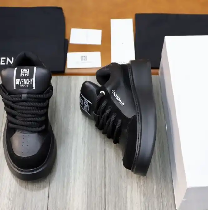 hype Givenchy Sneakers