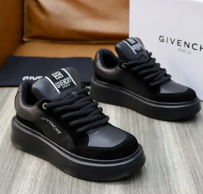 hype Givenchy Sneakers