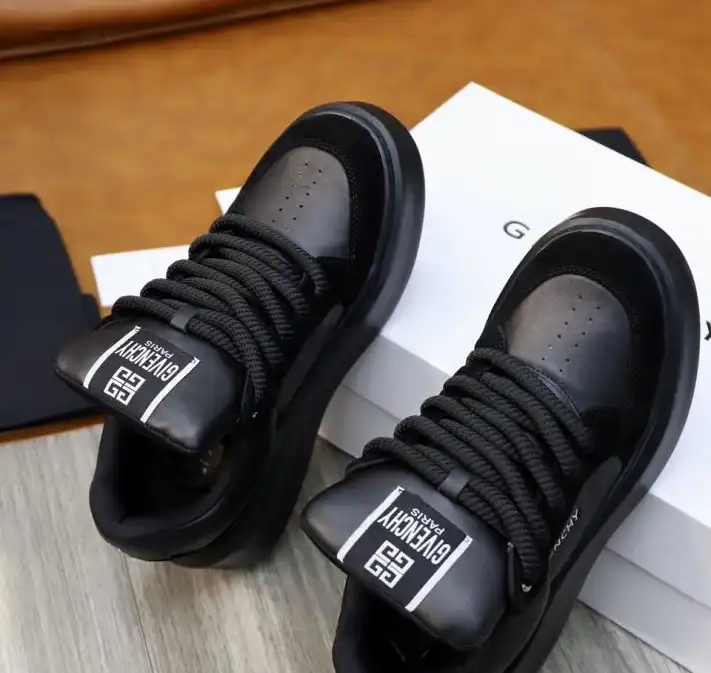 hype Givenchy Sneakers