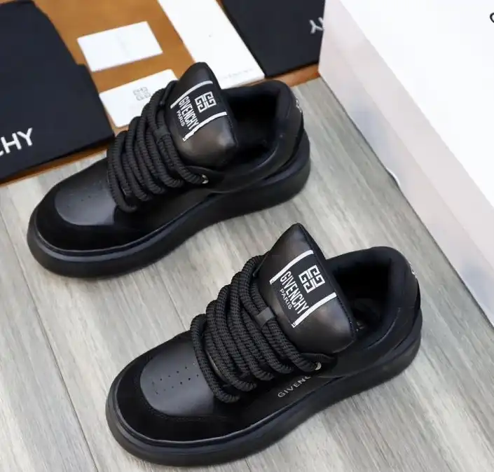 hype Givenchy Sneakers