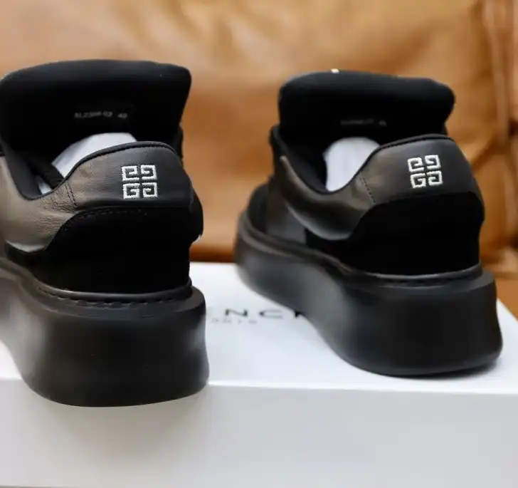 hype Givenchy Sneakers