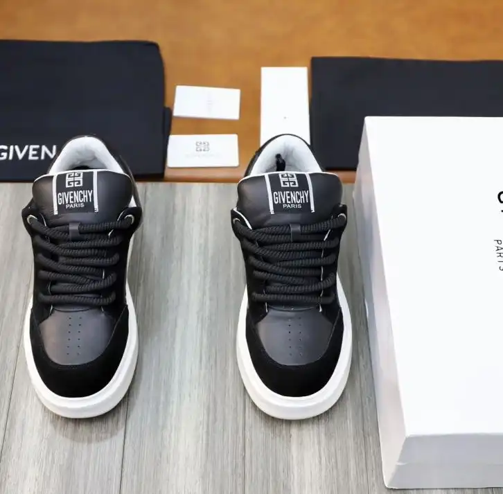 hype Givenchy Sneakers