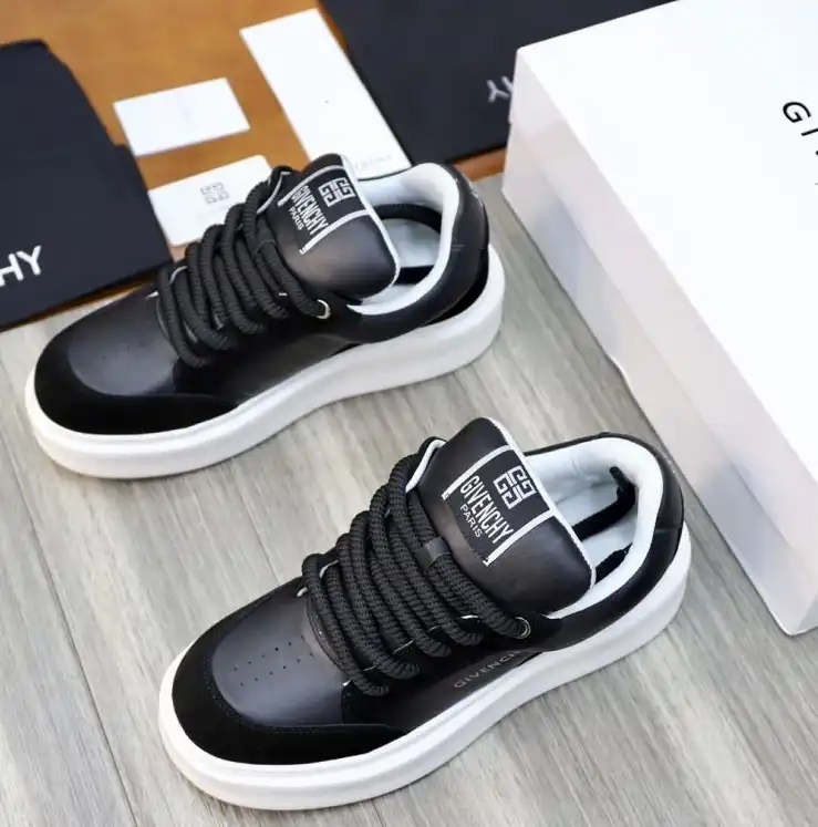 hype Givenchy Sneakers