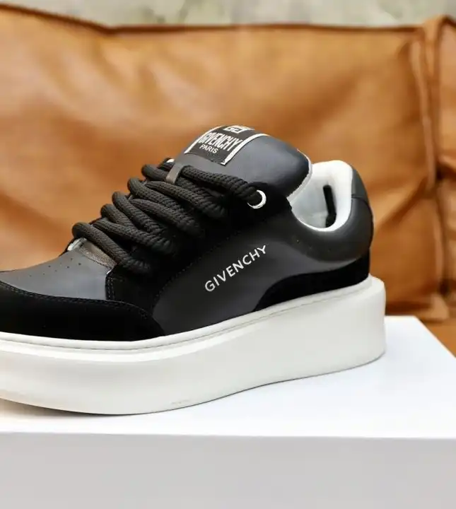 hype Givenchy Sneakers