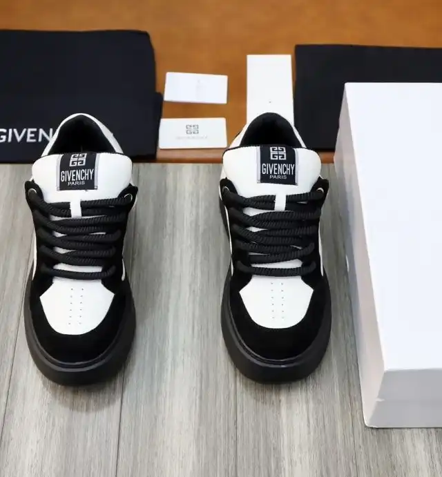 hype Givenchy Sneakers