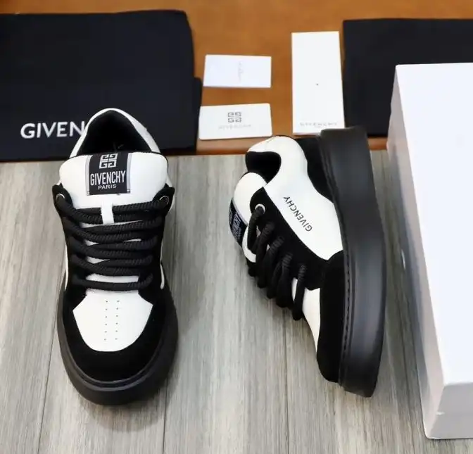 hype Givenchy Sneakers