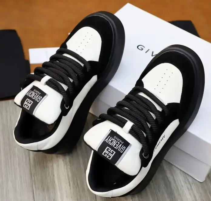 hype Givenchy Sneakers