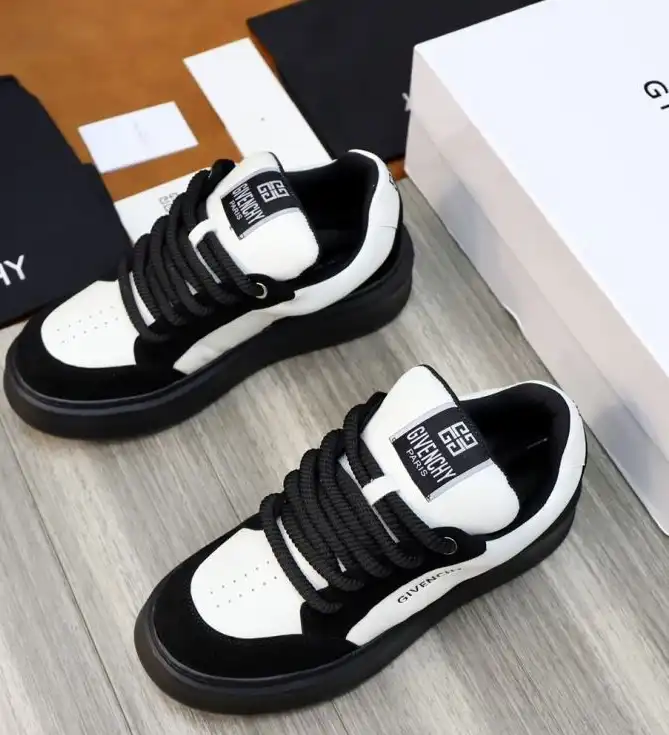 hype Givenchy Sneakers