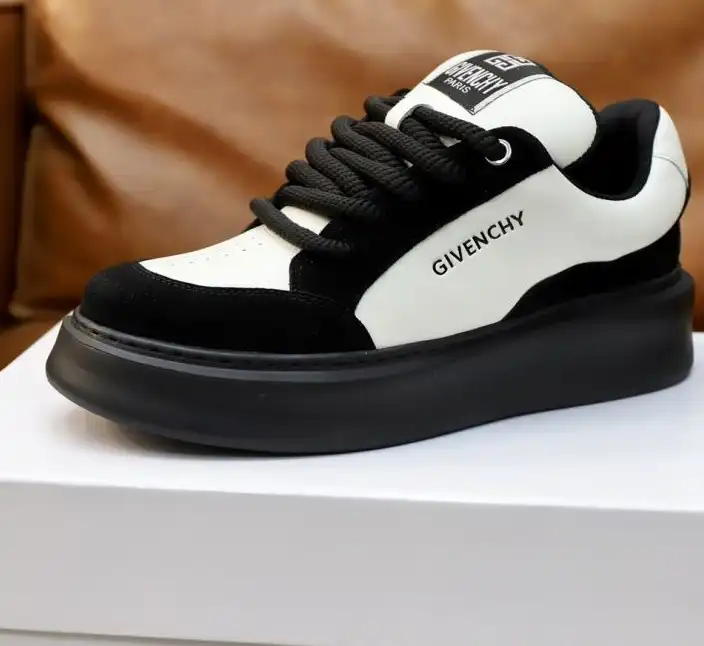 hype Givenchy Sneakers