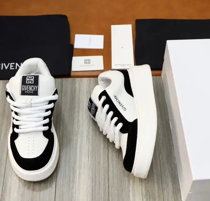 hype Givenchy Sneakers