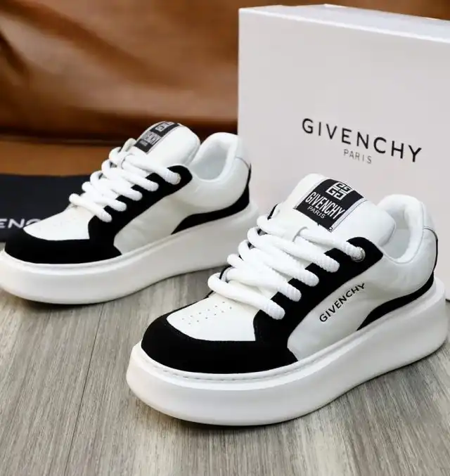 hype Givenchy Sneakers