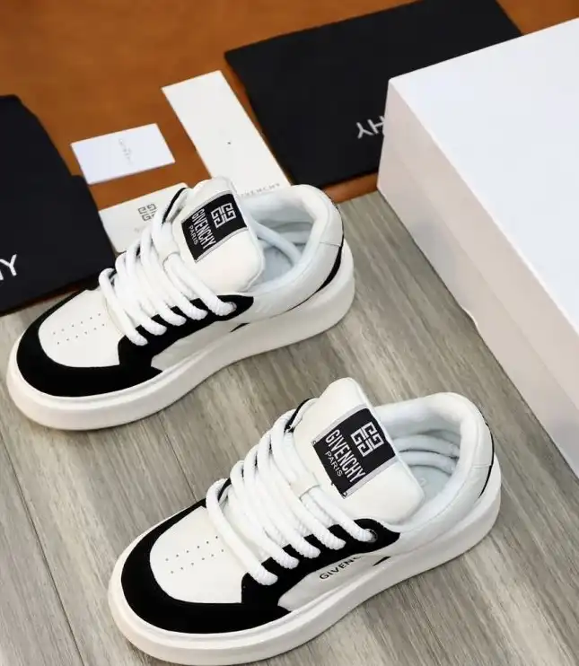 hype Givenchy Sneakers