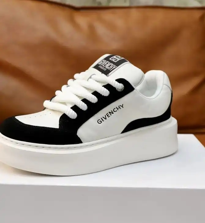 hype Givenchy Sneakers