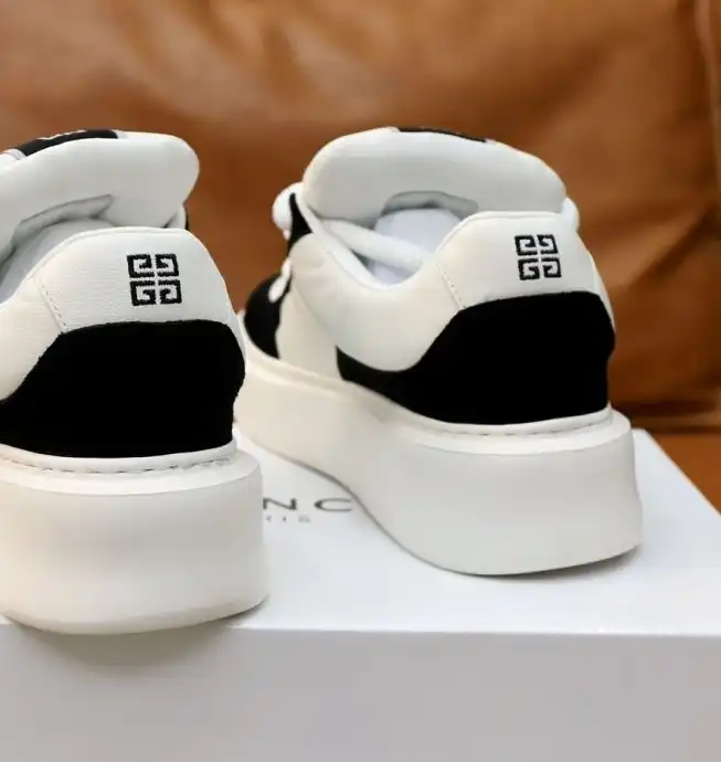 hype Givenchy Sneakers