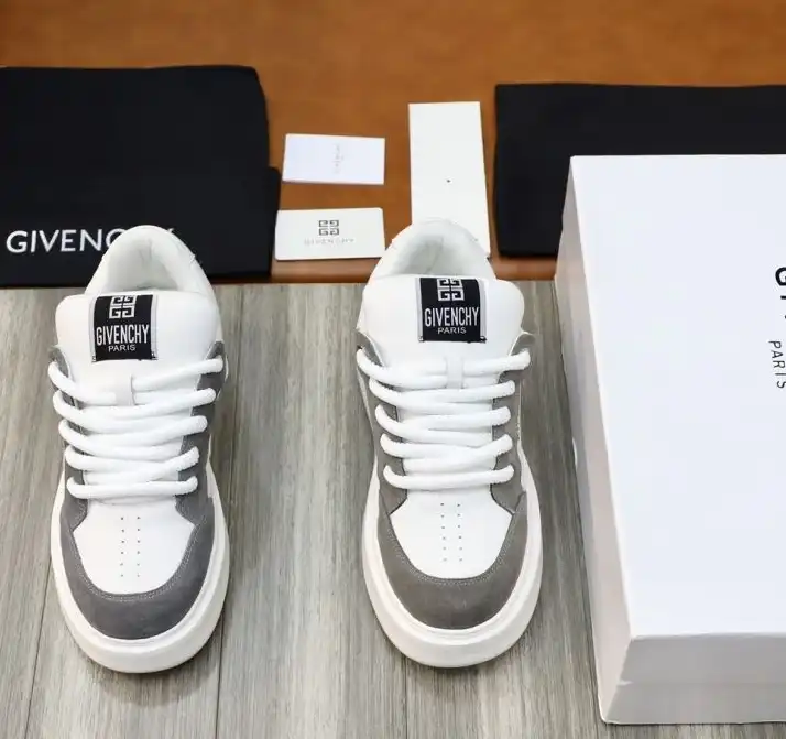 hype Givenchy Sneakers