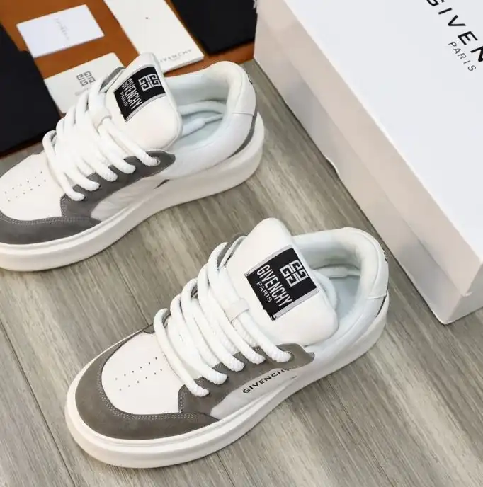 hype Givenchy Sneakers