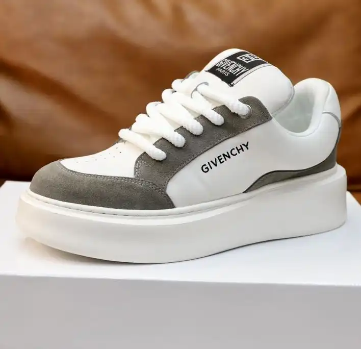 hype Givenchy Sneakers