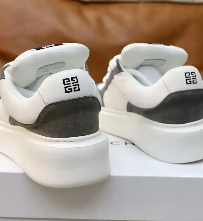 hype Givenchy Sneakers