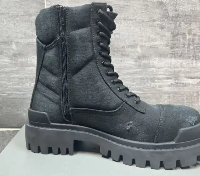 hype Balenciaga Boots