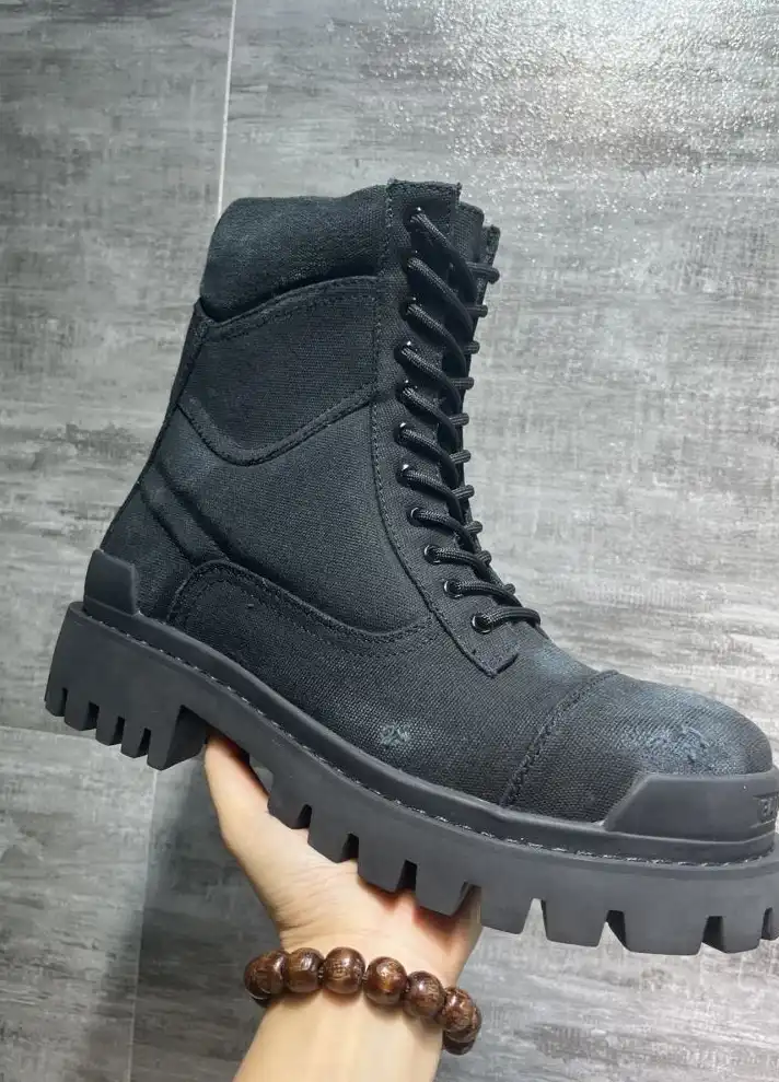 hype Balenciaga Boots