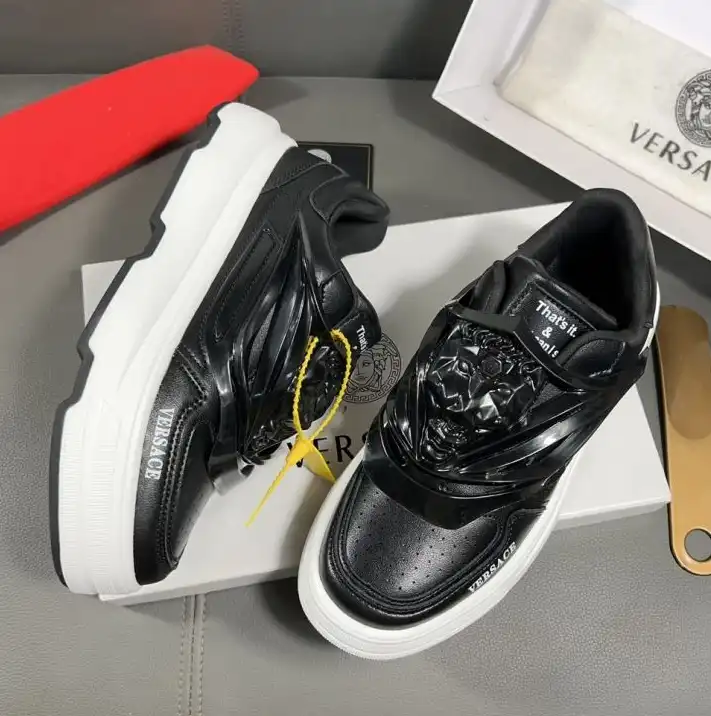 hype Givenchy Sneakers