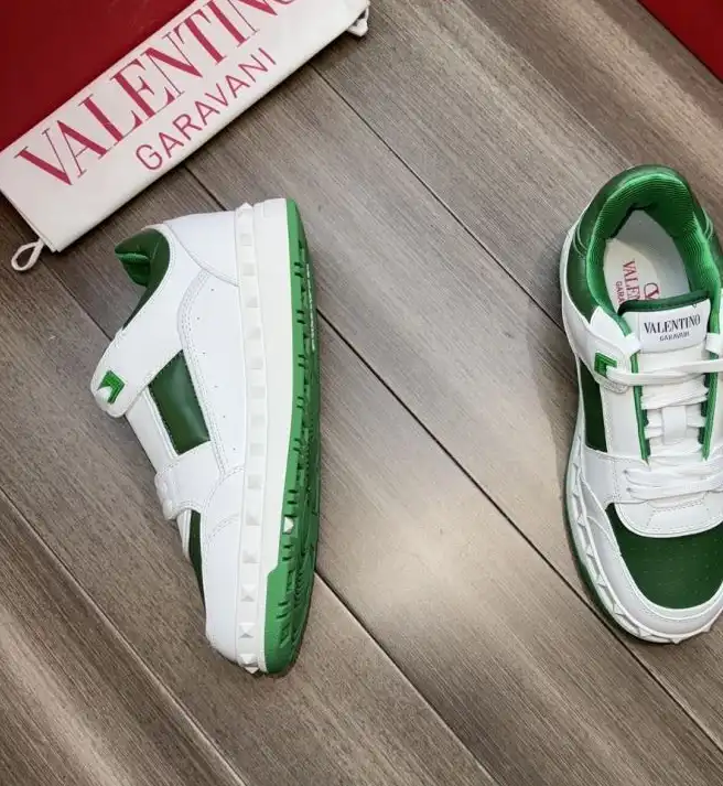 hype Valentino Sneakers