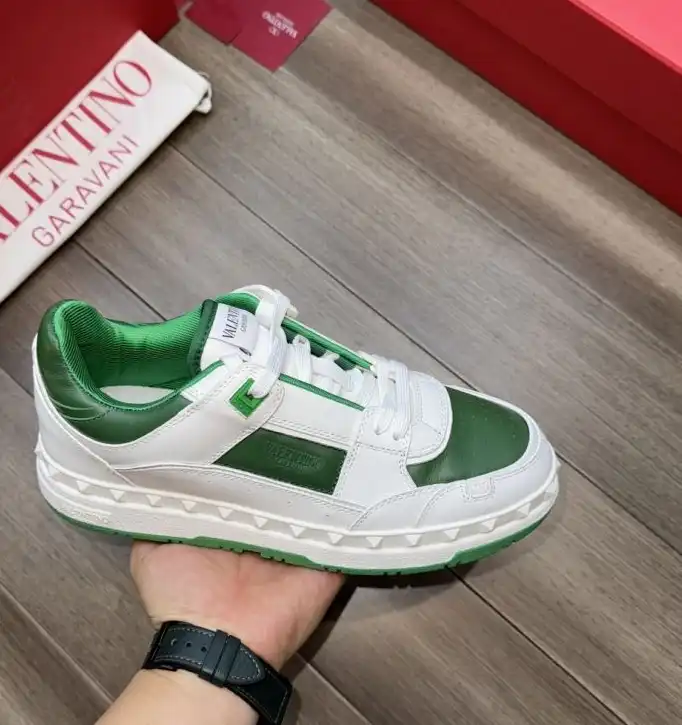 hype Valentino Sneakers