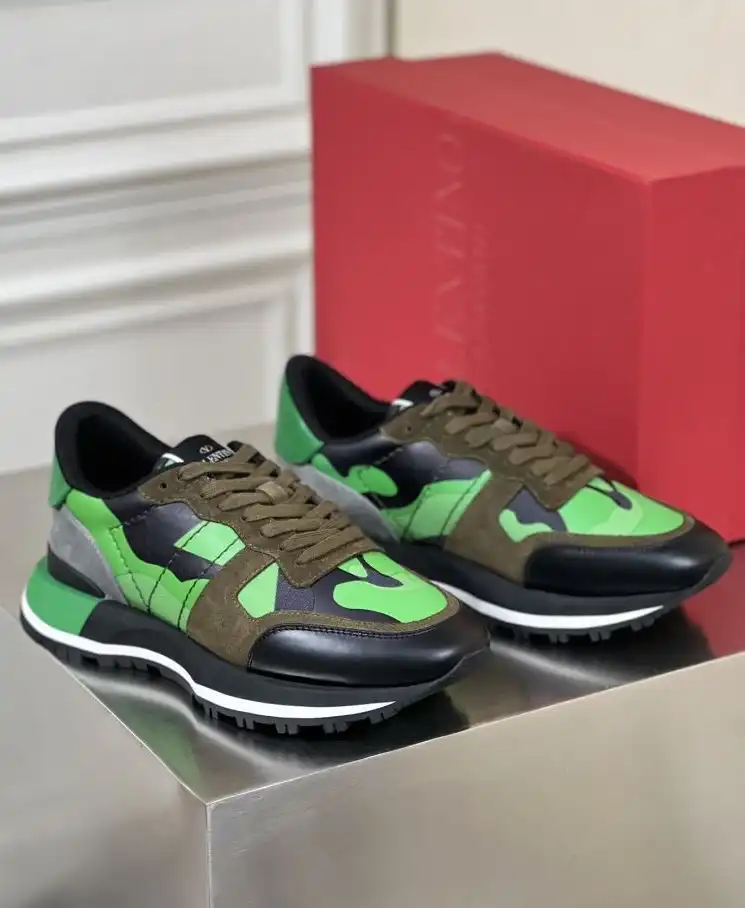 hype Valentino Sneakers