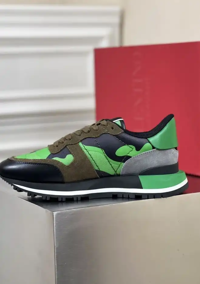 hype Valentino Sneakers