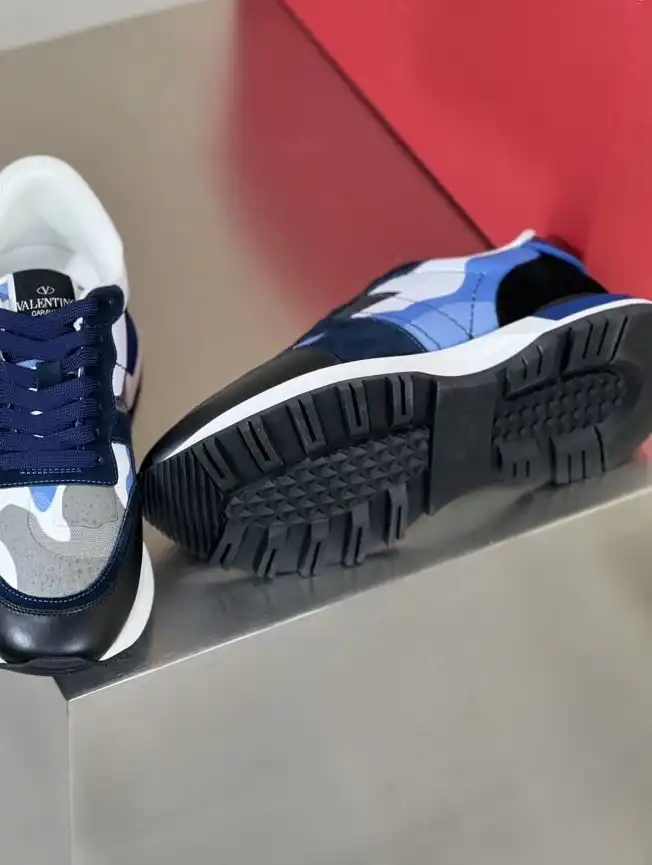 hype Valentino Sneakers