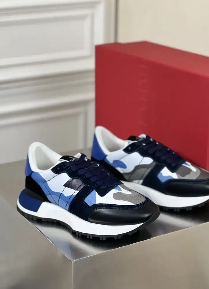 hype Valentino Sneakers