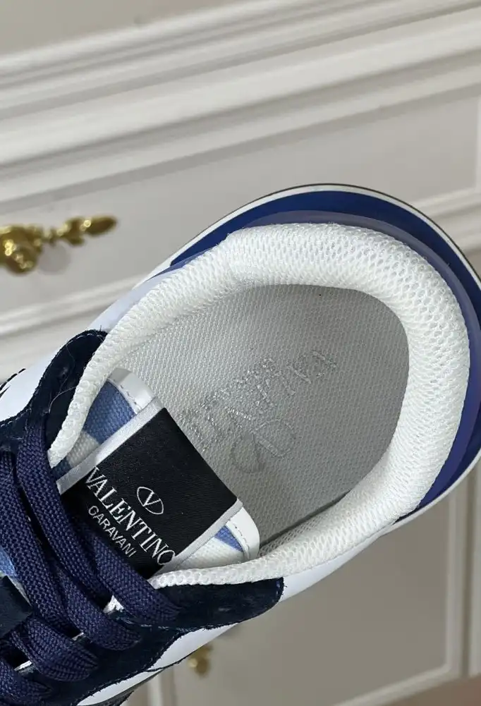 hype Valentino Sneakers