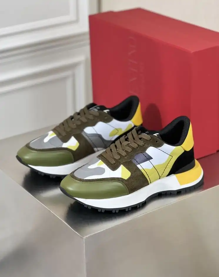 hype Valentino Sneakers