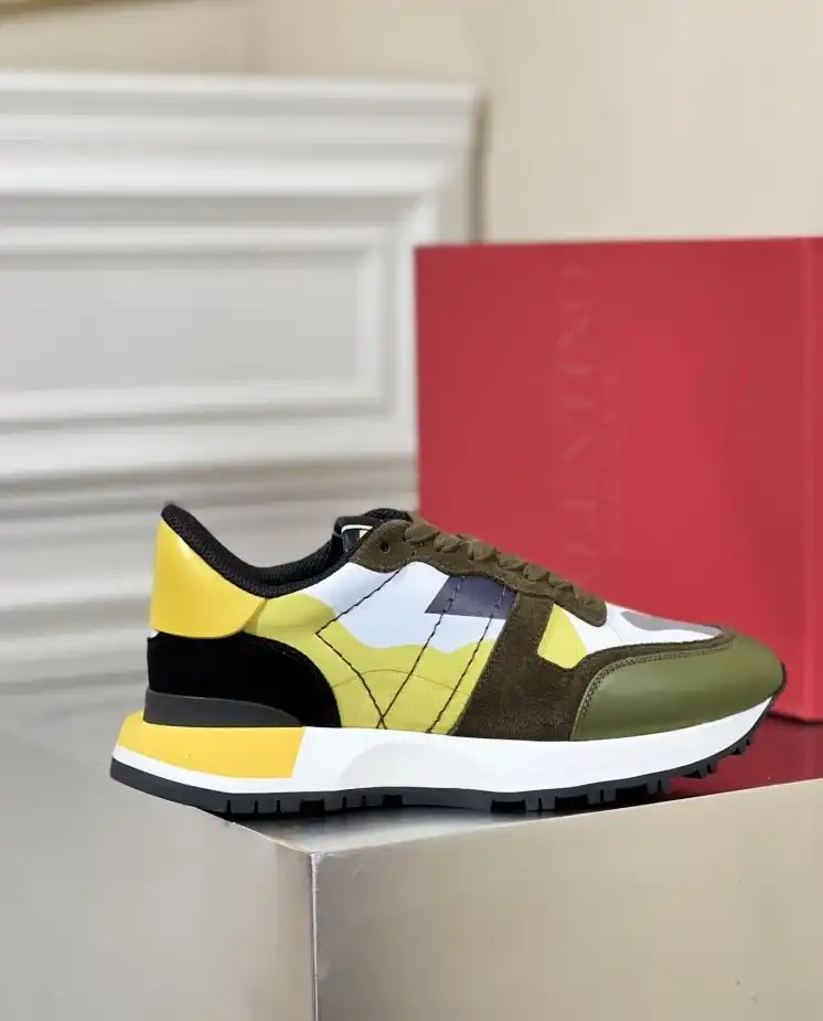 hype Valentino Sneakers