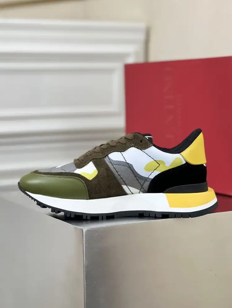 hype Valentino Sneakers