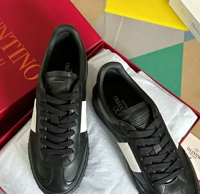 hype Valentino Sneakers