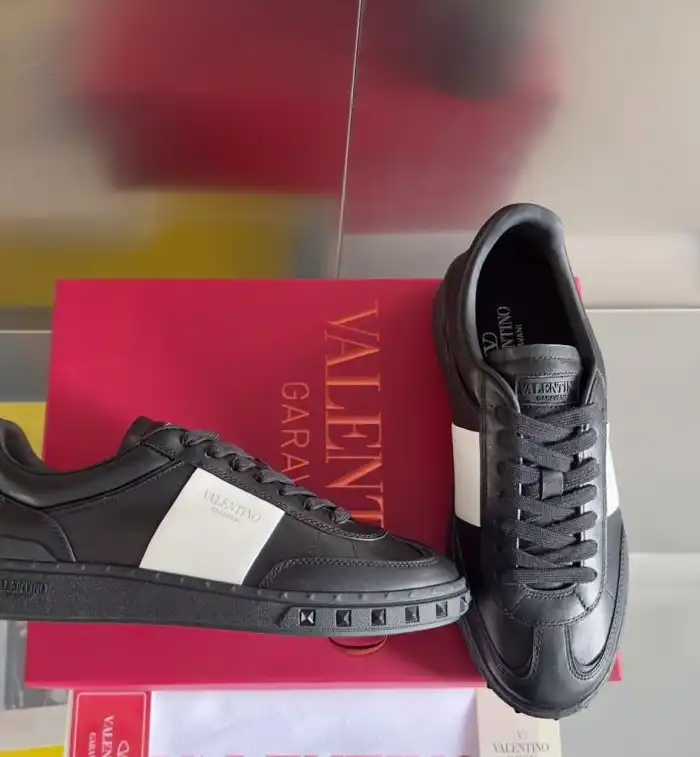 hype Valentino Sneakers