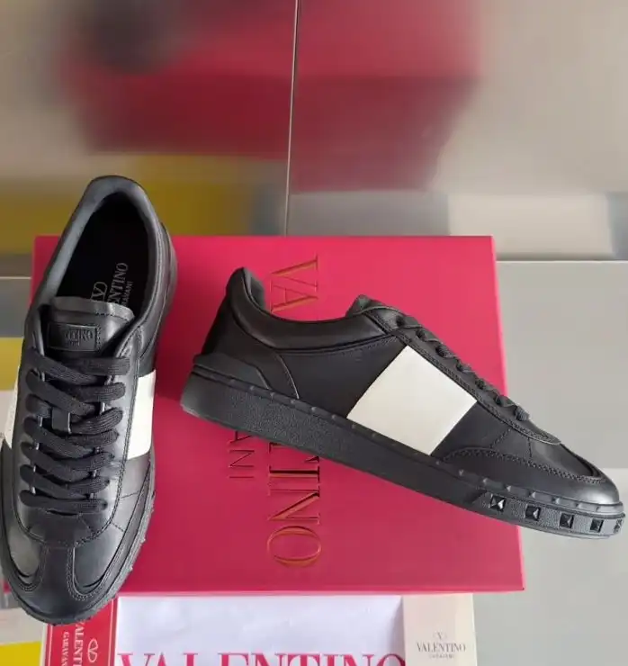 hype Valentino Sneakers