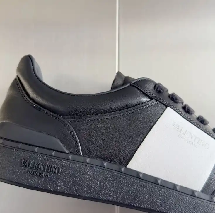 hype Valentino Sneakers