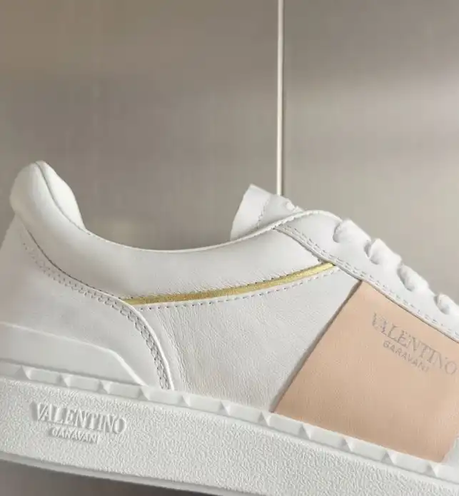 hype Valentino Sneakers