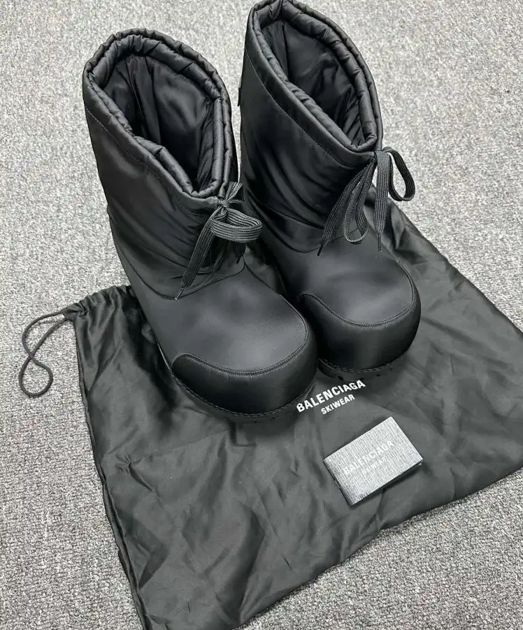 hype Balenciaga Boots