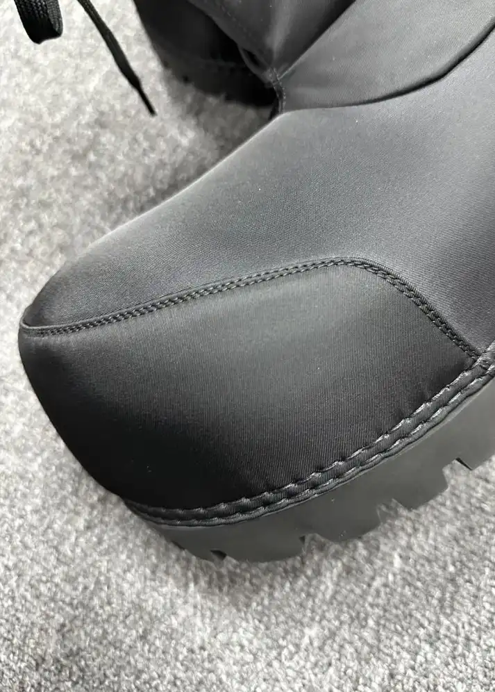 hype Balenciaga Boots