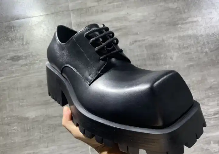 hype Balenciaga Leather Shoes