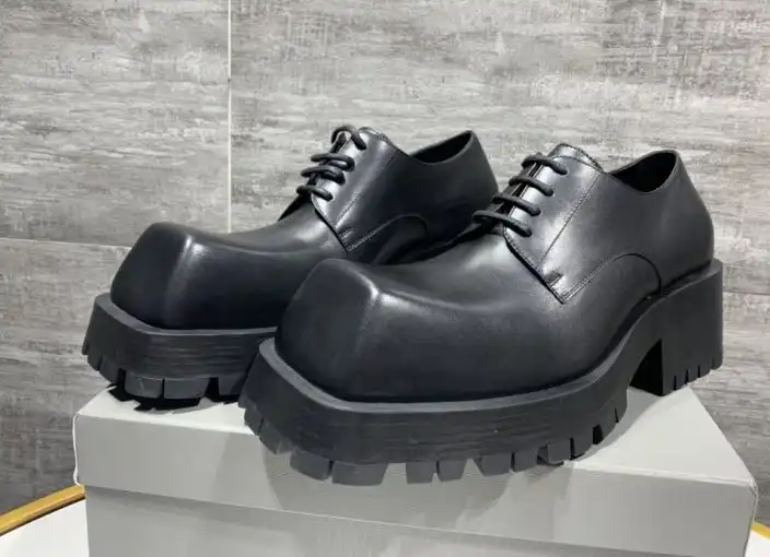 hype Balenciaga Leather Shoes