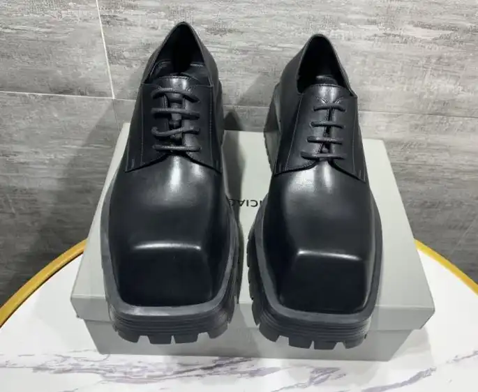 hype Balenciaga Leather Shoes