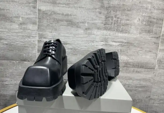 hype Balenciaga Leather Shoes