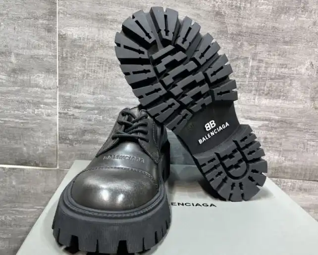 hype Balenciaga Leather Shoes