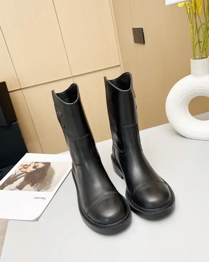 hype Chanel Boots