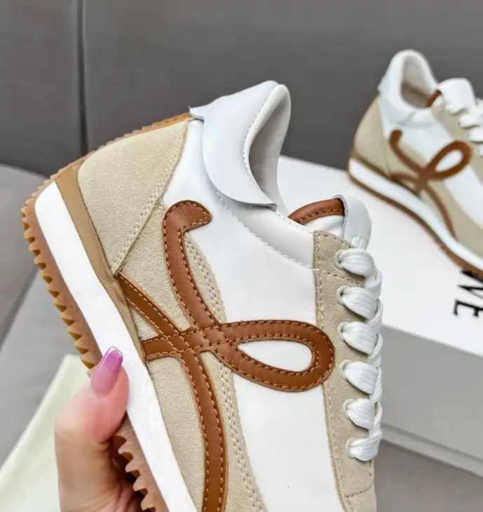 hype Loewe Sneakers