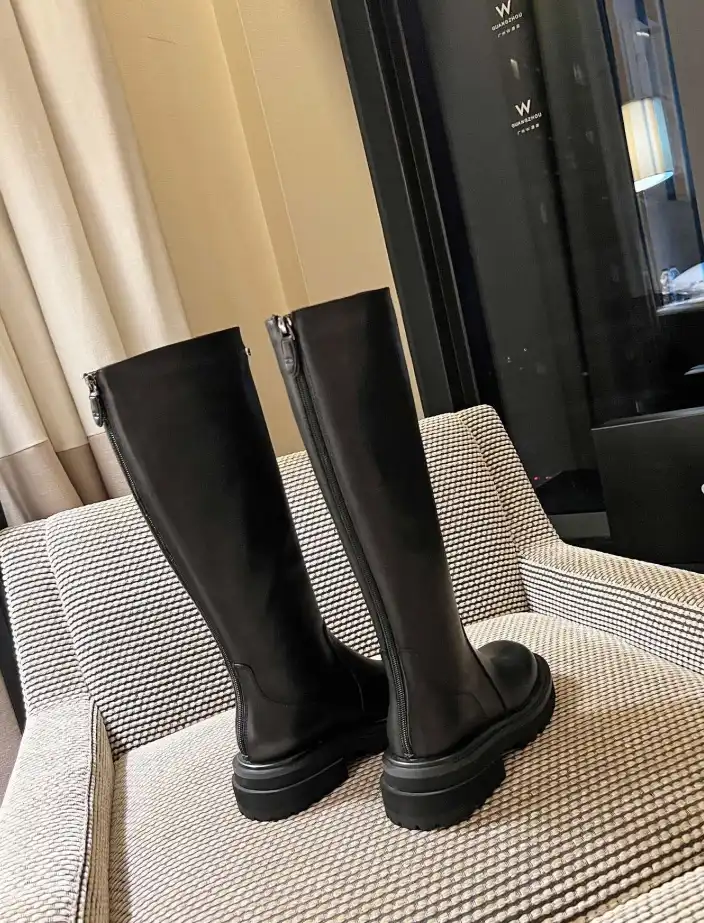 hype Chanel Boots